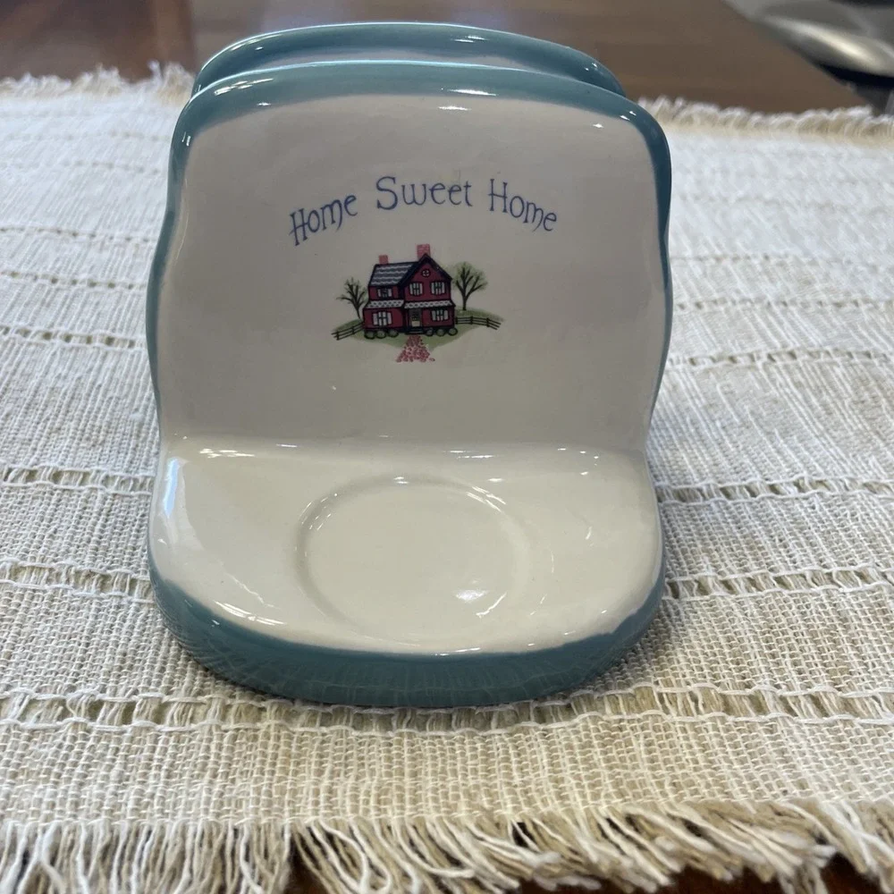 Big Ceramic Salt &‎ Pepper Shaker / Napkin Combo Cottage Core